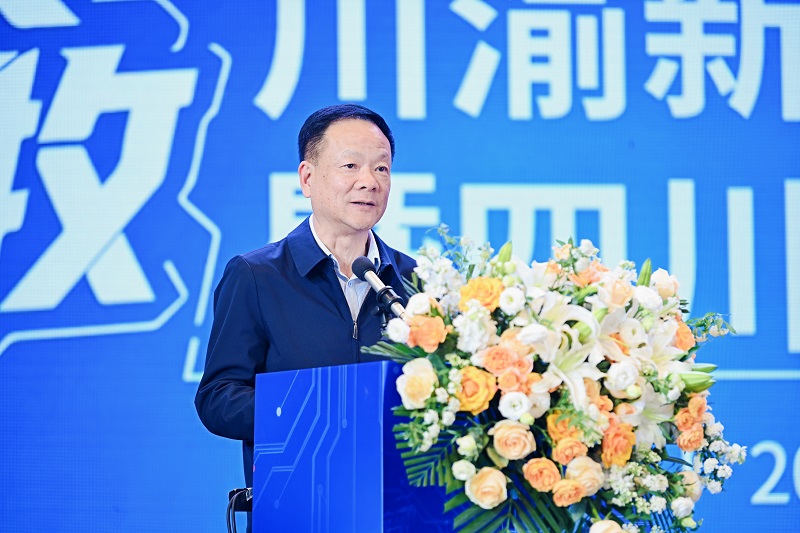汪飞杰.jpg 汪飞杰.jpg
