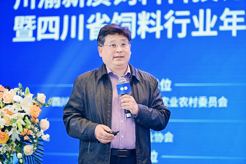 贾刚.jpg 贾刚.jpg
