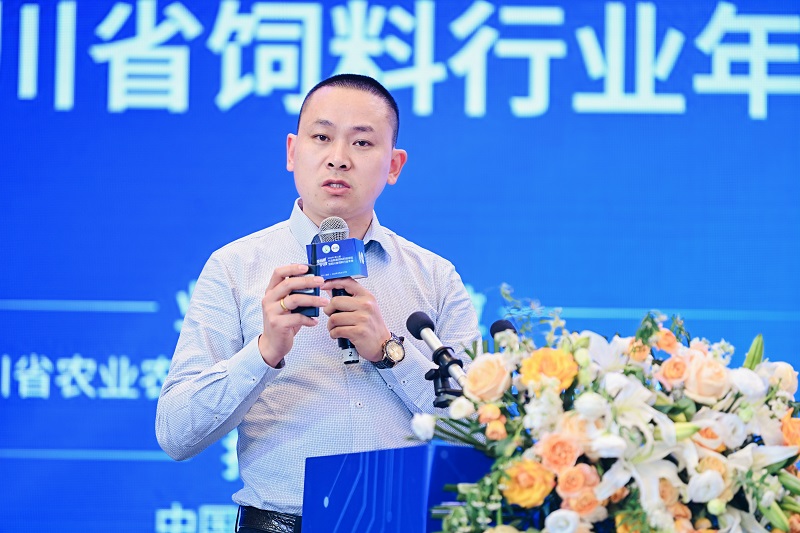 黄海明.jpg 黄海明.jpg